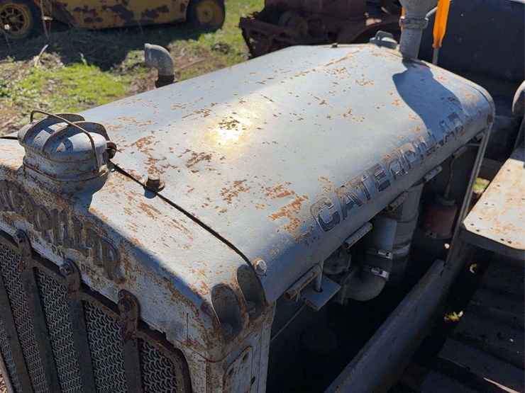 caterpillar-ten-image-11