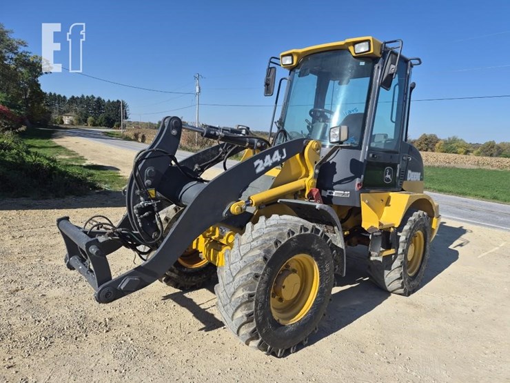 2012-deere-244j-image-5