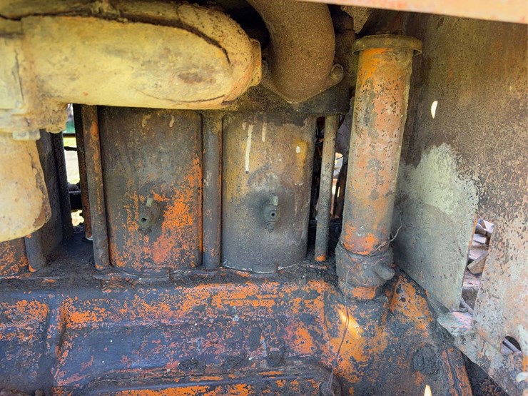 caterpillar-thirty-image-37