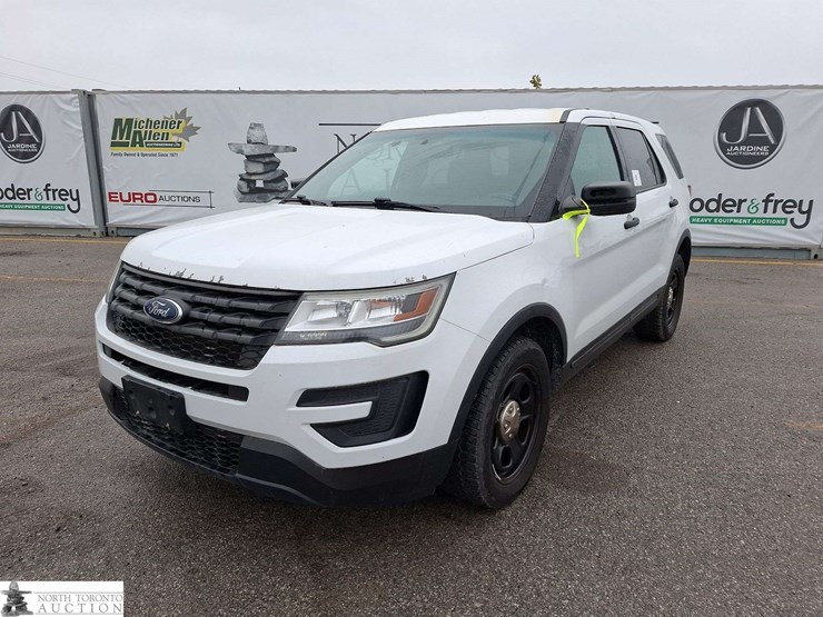2017-ford-explorer-image-1