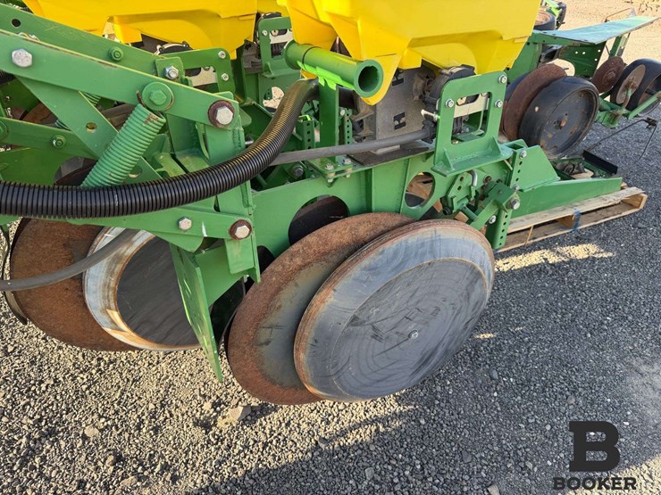 john-deere-1700-planter-image-20