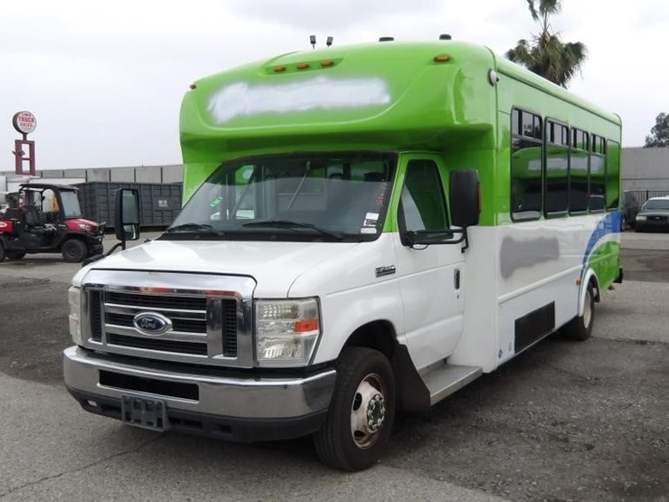 2017-ford-e450-image-1