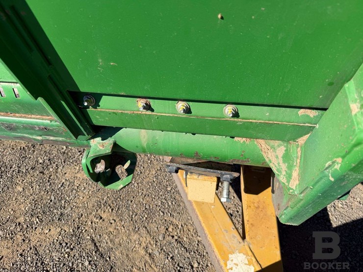 2011-john-deere-630r-platform-header-image-30