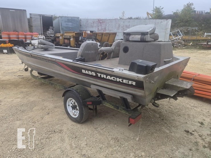 bass-tracker-pro-team-18-jet-image-2