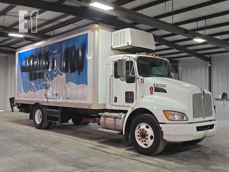 2010-kenworth-t300-image-2