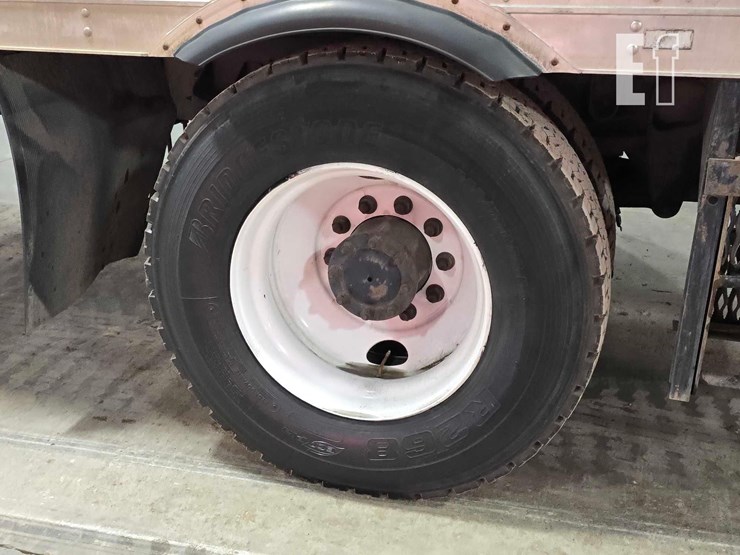 2010-kenworth-t300-image-20