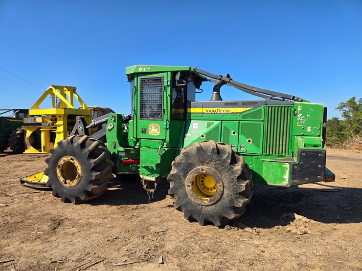 2019-john-deere-6-image-9
