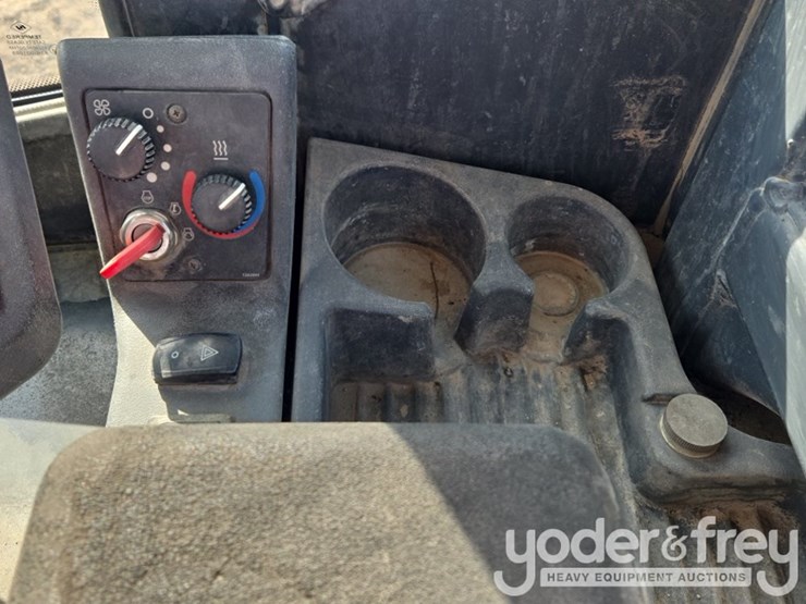 2008-john-deere-444j-image-70