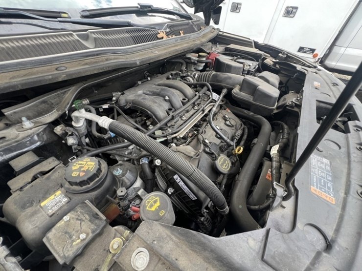 2018-ford-explorer-image-21