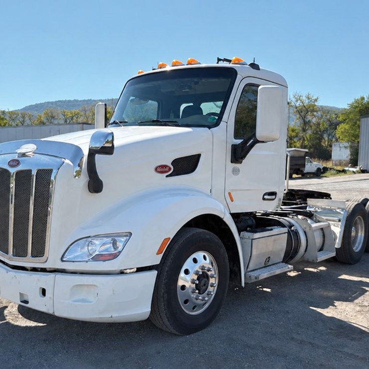 2015 PETERBILT 579