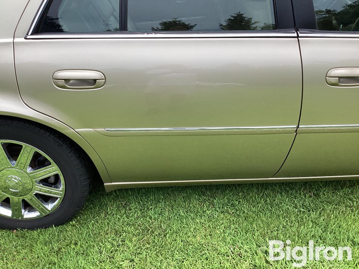 2006-cadillac-dts-4-door-sedan-image-20
