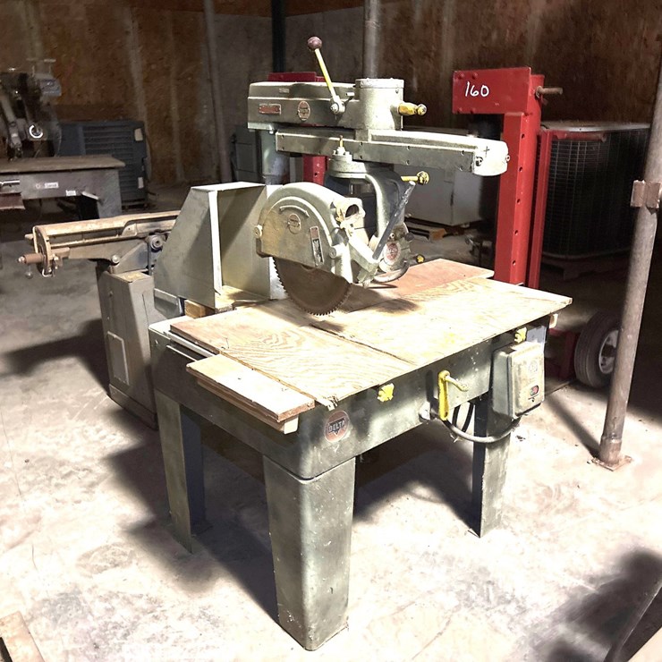 #169 • Rockwell Delta 40-C Radial Arm Saw with Metal Stand