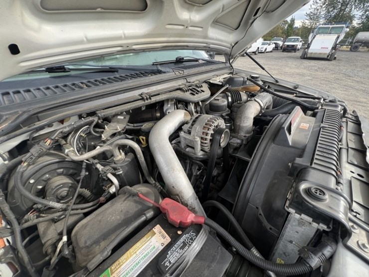 2006-ford-f550-image-17