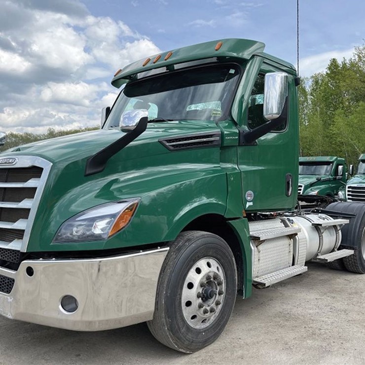 2019 FREIGHTLINER CASCADIA 126
