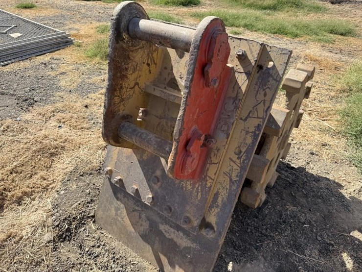 cat-36"-excavator-compaction-wheel-image-7