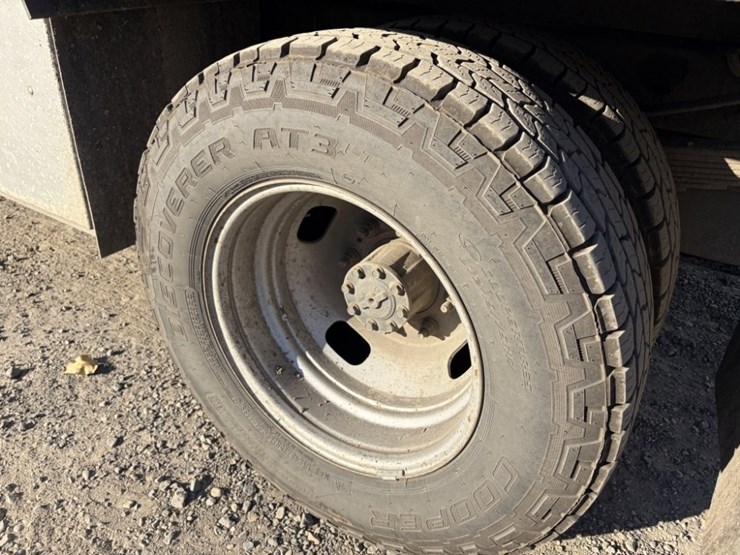 2011-ford-f350-image-23