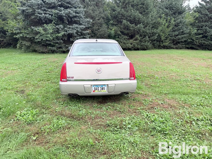 2008-cadillac-dts-sedan-image-6