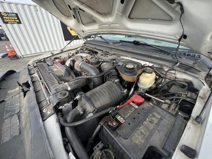 2006-ford-f550-image-15