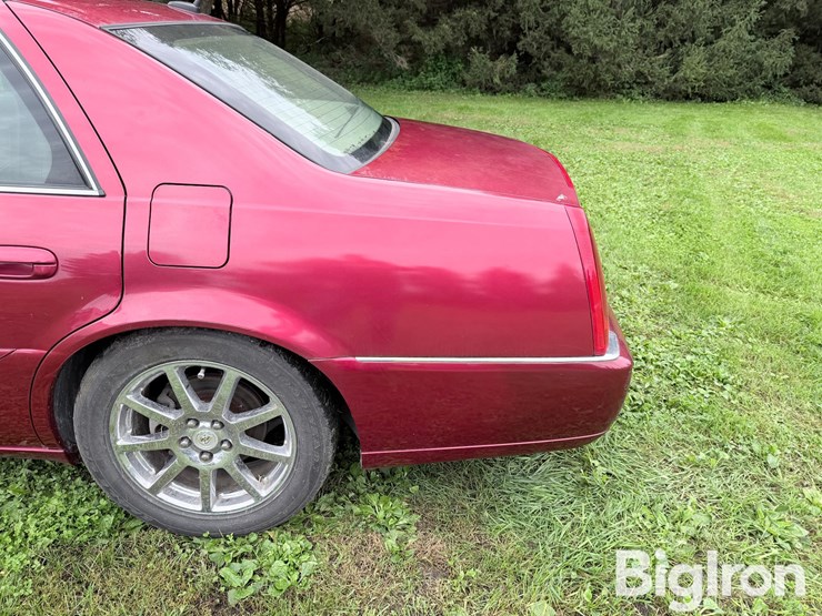 2007-cadillac-dts-performance-sedan-image-12
