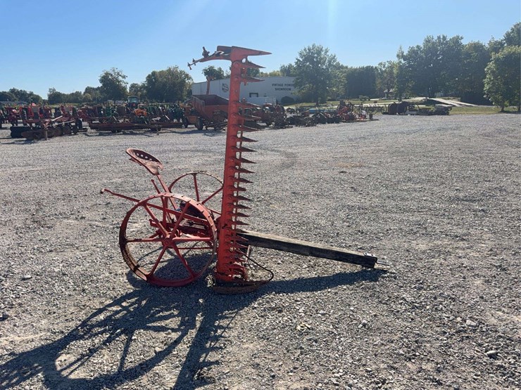 ih-mccormick-deering-sickle-bar-mower-image-2
