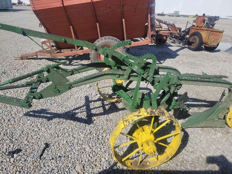 john-deere-two-bottom-plow-image-6