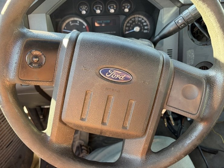 2011-ford-f350-image-43