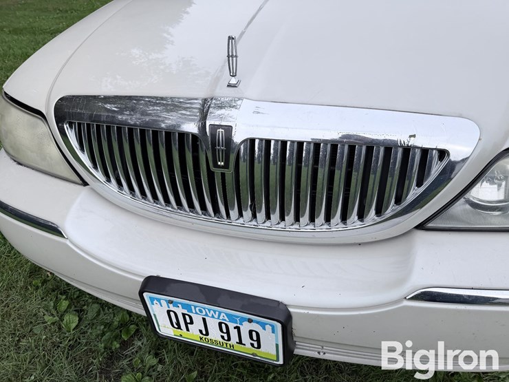2007-lincoln-town-car-signature-limited-sedan-image-20