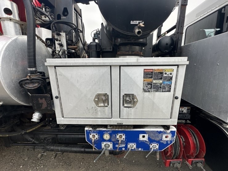 2014-kenworth-t800-image-23
