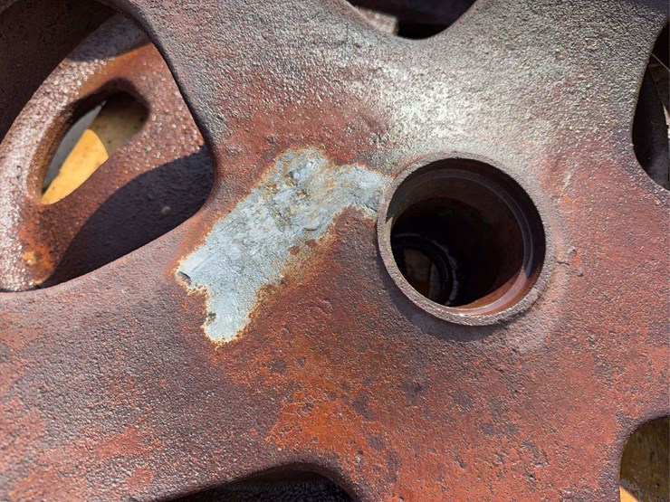 fordson-cast-front-wheels-image-4