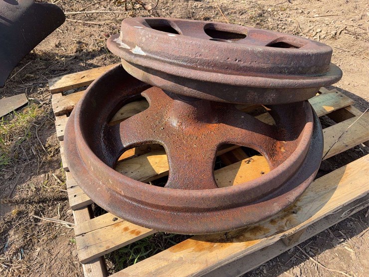 fordson-cast-front-wheels-image-5