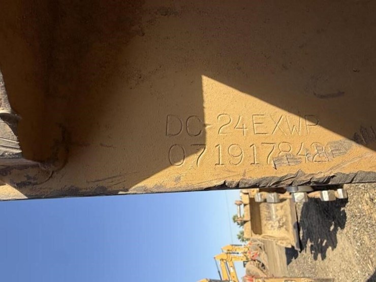 cat-24"-excavator-compaction-wheel-image-11