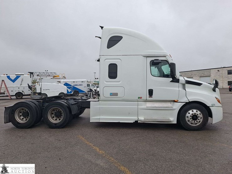 2021-freightliner-cascadia-t/a-sleeper-tractor-image-16