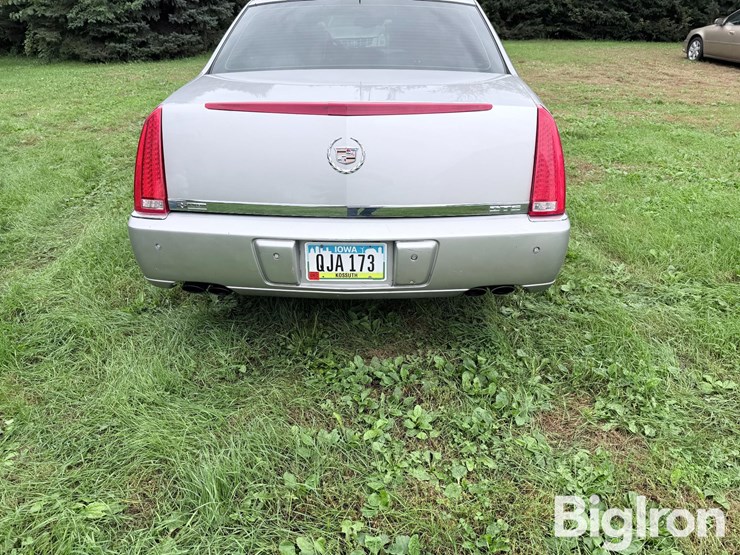 2006-cadillac-dts-luxury-i-sedan-image-13