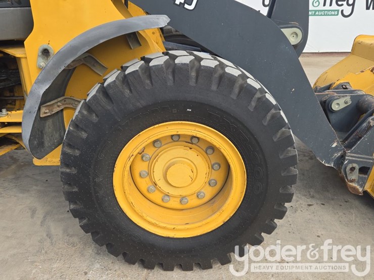 2008-john-deere-444j-image-11