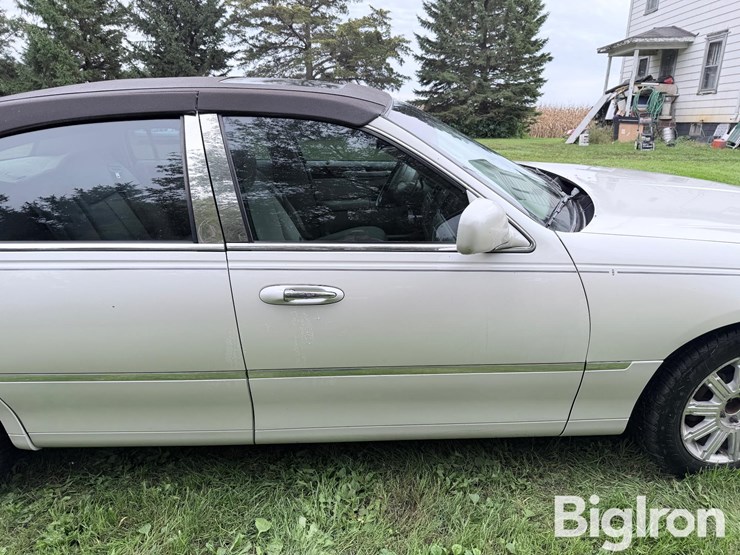 2007-lincoln-town-car-signature-limited-sedan-image-18