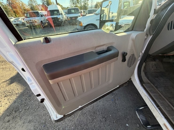 2008-ford-f450-image-27