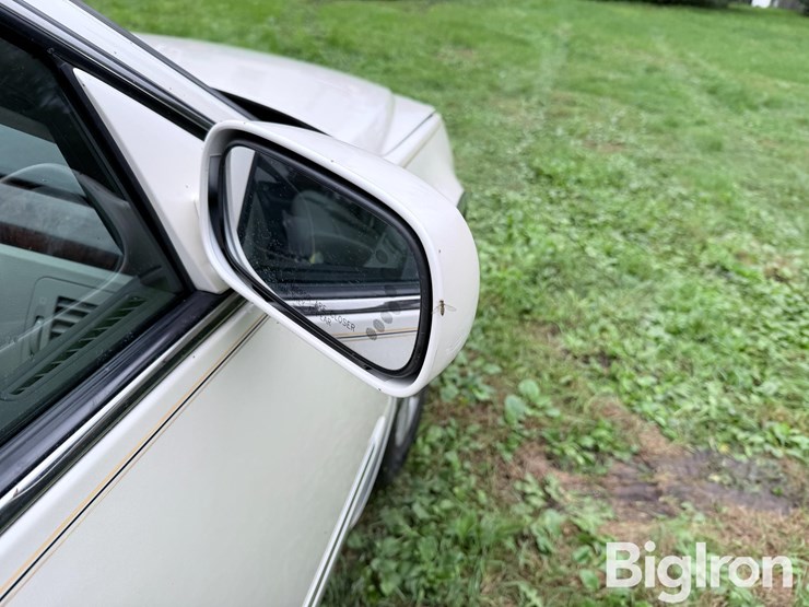 2007-cadillac-dts-sedan-image-16