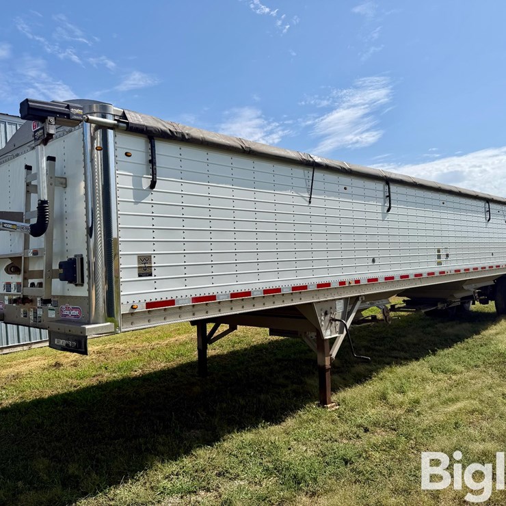 2014 Wilson DWH-500 43’ T/A Grain Trailer