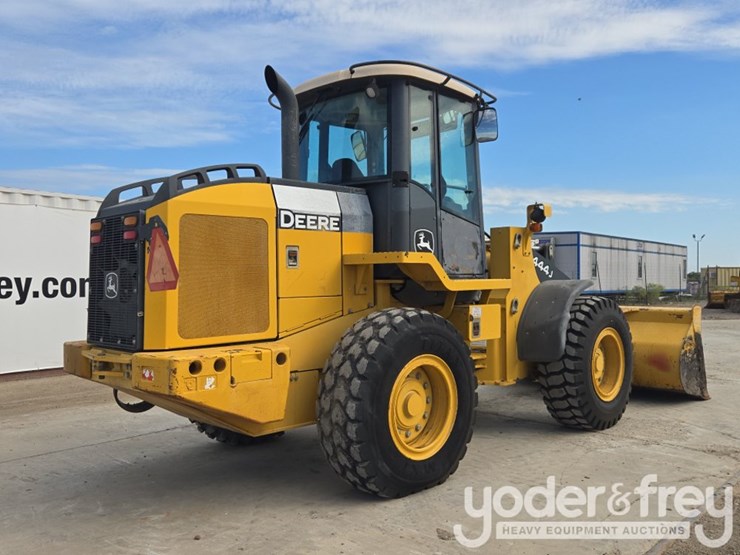 2008-john-deere-444j-image-5
