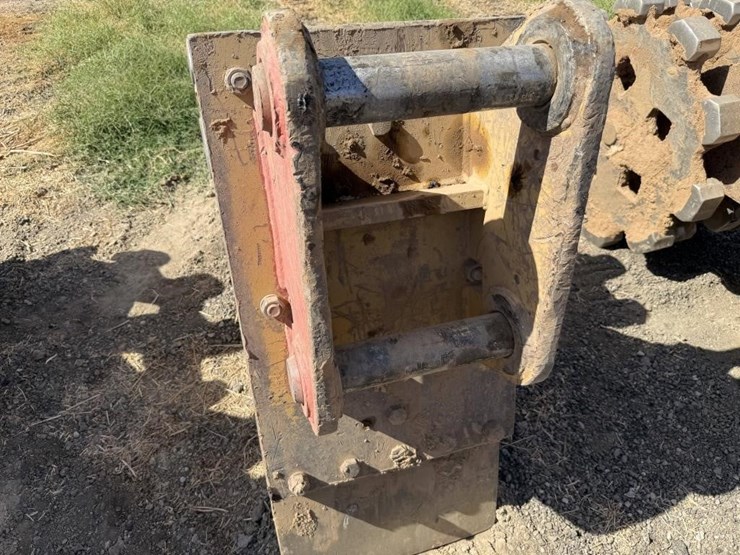 cat-24"-excavator-compaction-wheel-image-8