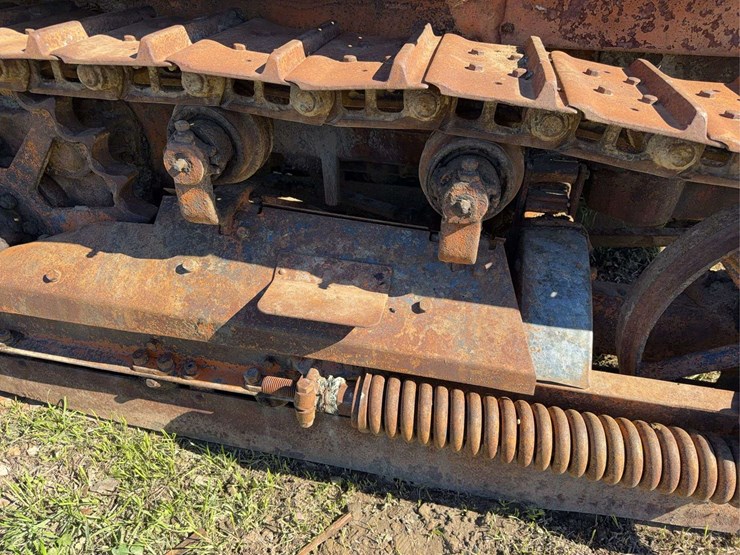 caterpillar-thirty-image-28