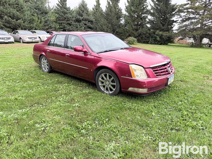 2007-cadillac-dts-performance-sedan-image-3