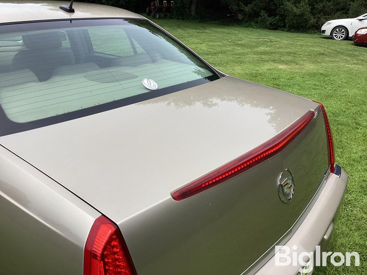 2006-cadillac-dts-4-door-sedan-image-15