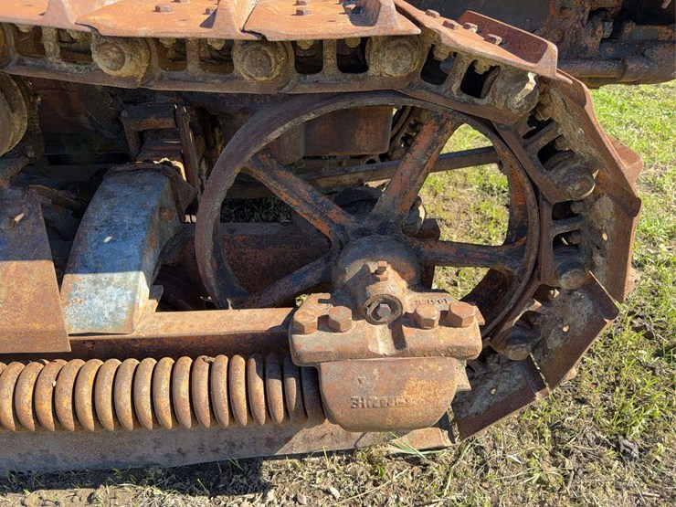 caterpillar-thirty-image-27