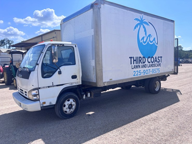 #46080-•-2006-isuzu-mpr-van-body-landscaper-truck-image-3