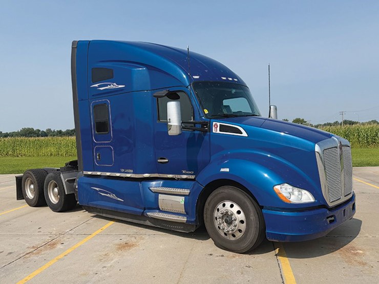 2020-kenworth-t680-image-1