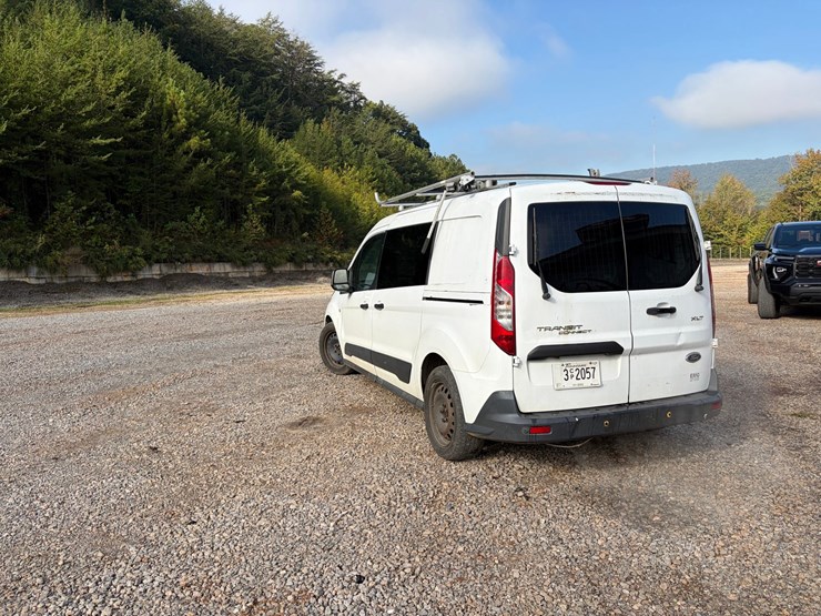 #4553-•-2015-ford-transit-connect-cargo-van-image-5