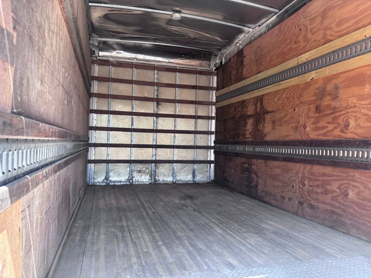 #46080-•-2006-isuzu-mpr-van-body-landscaper-truck-image-6