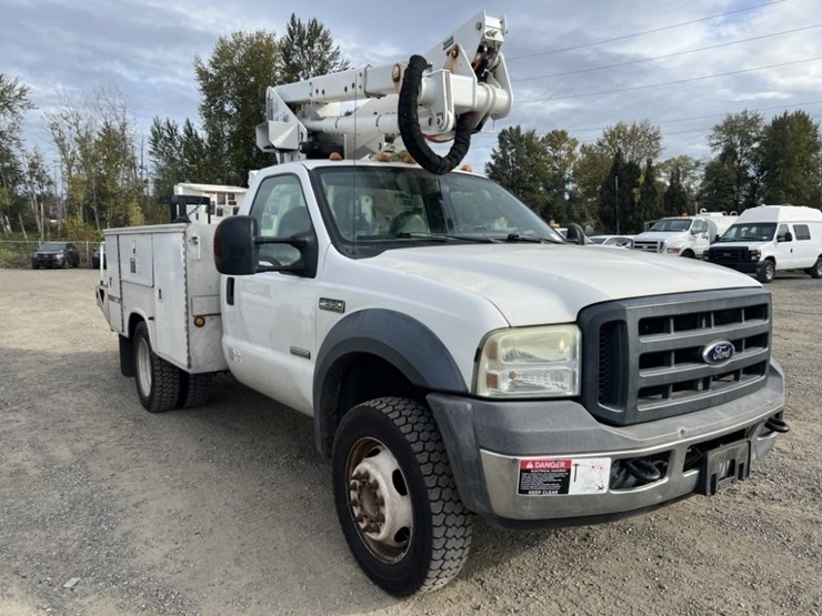 2006-ford-f550-image-2