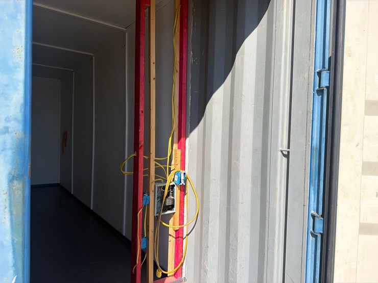 #47211-•-20ft-shipping-container-image-5
